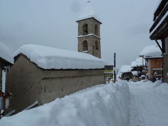 Le Temple sous un épais manteau blanc 